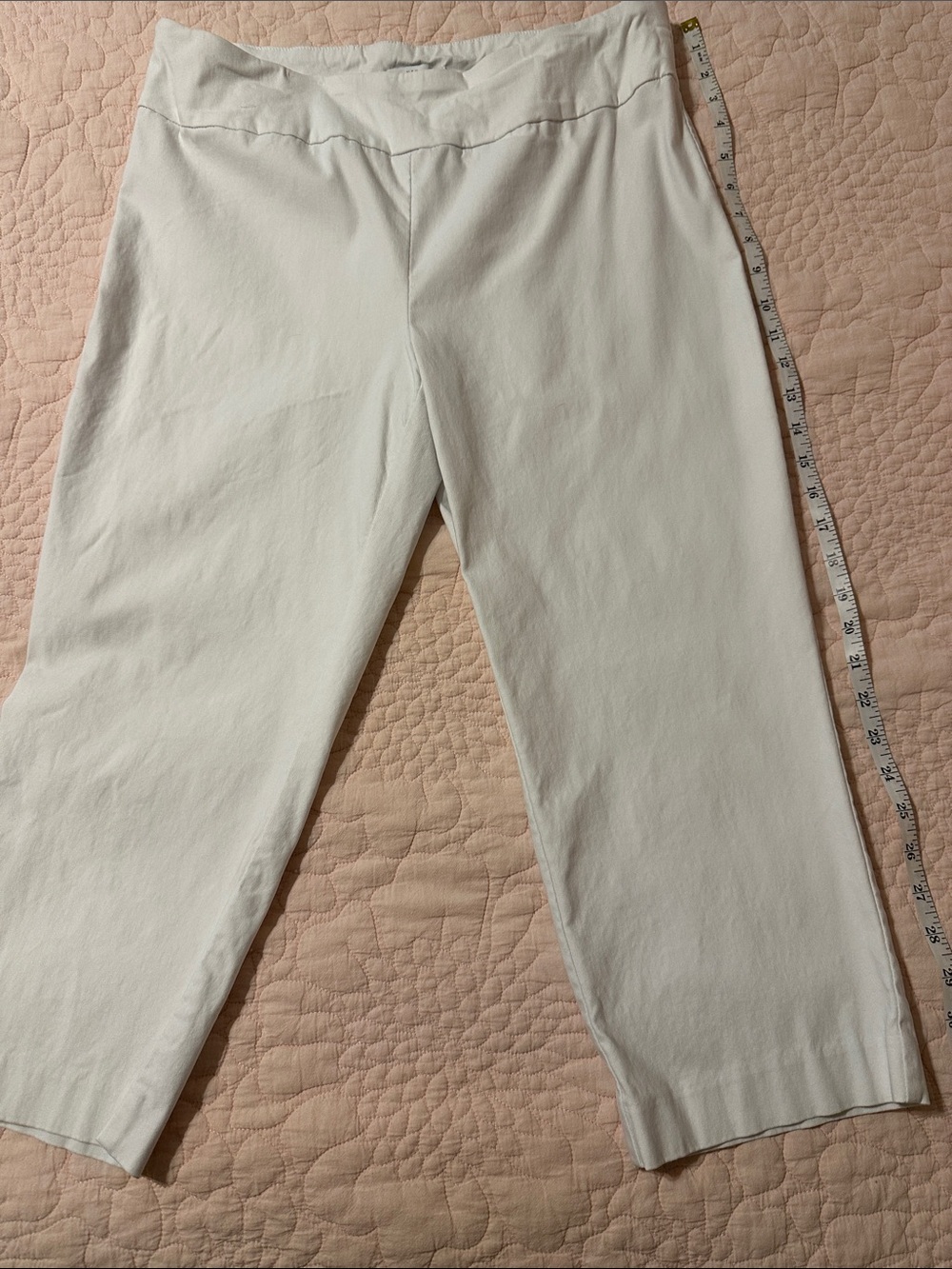 new directions White Pull-On Capri Pants